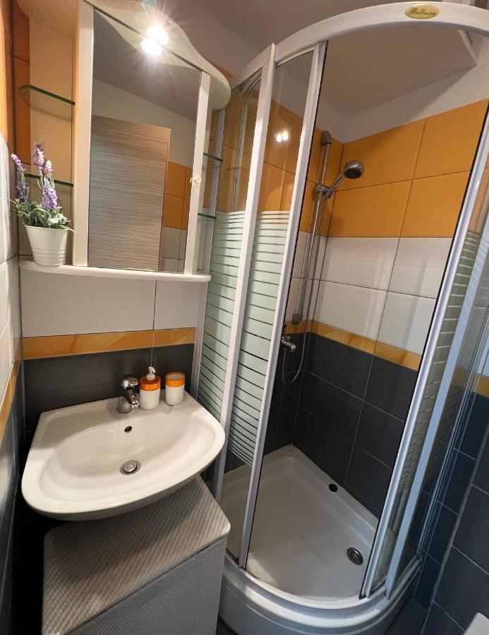 Apartman Center 오미스 외부 사진